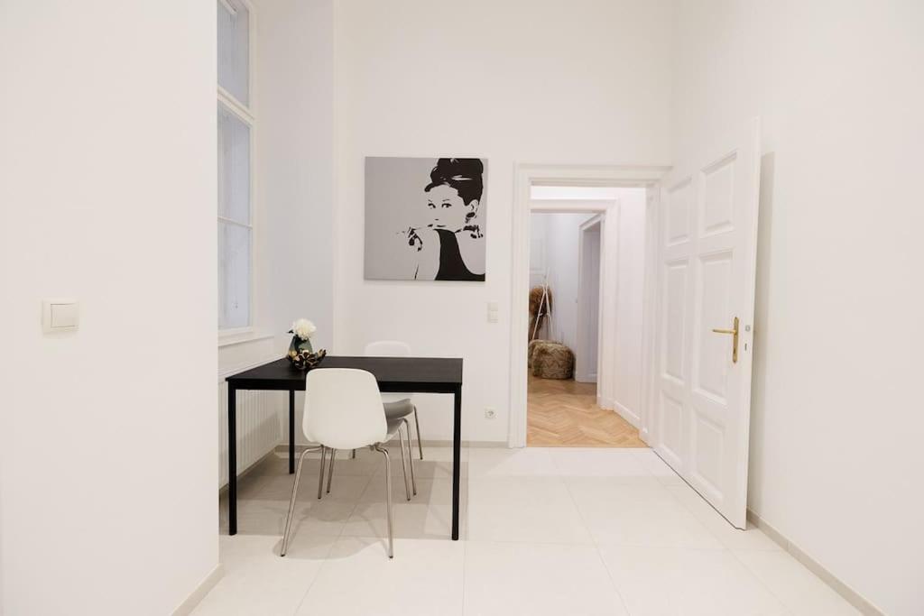 Franz 21 - Typical Viennese Apartment In The Heart Of 维也纳 外观 照片